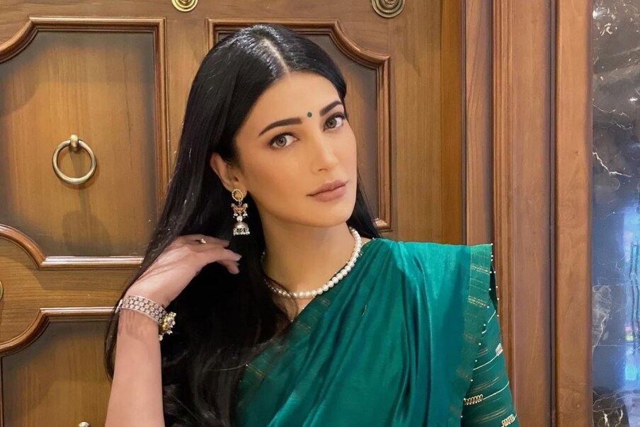 कमल हसनची मुलगी श्रुती हासन लवकरच वॉल्टेअर वीरैया या चित्रपटात दिसणार आहे. नुकताच या चित्रपटाचा प्री-लाँच कार्यक्रम पार पडला, ज्यामध्ये अभिनेत्री अनुपस्थित होती. 