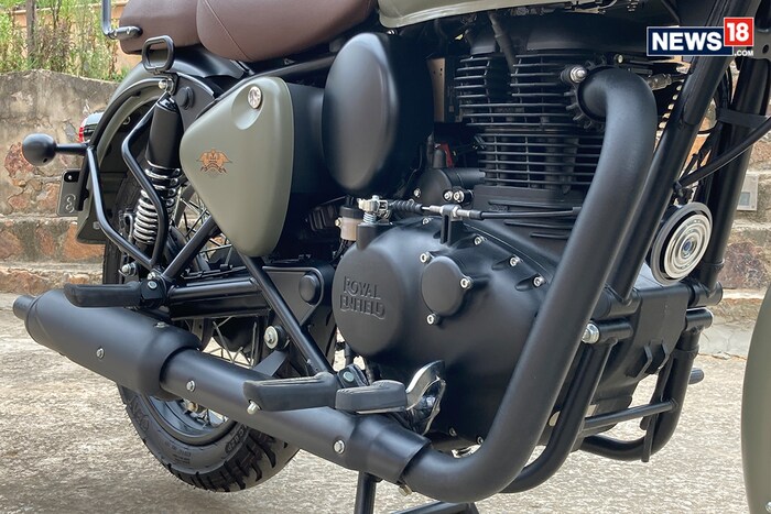 या बाईकमध्ये 349 cc चे BS6 इंजिन उपलब्ध आहे. हे इंजिन 20.2 bhp पॉवर आणि 27 Nm टॉर्क जनरेट करते. समोर आणि मागील दोन्ही डिस्क ब्रेकसोबतच Royal Enfield Classic 350 अँटी-लॉकिंग ब्रेकिंग सिस्टमसह येते.