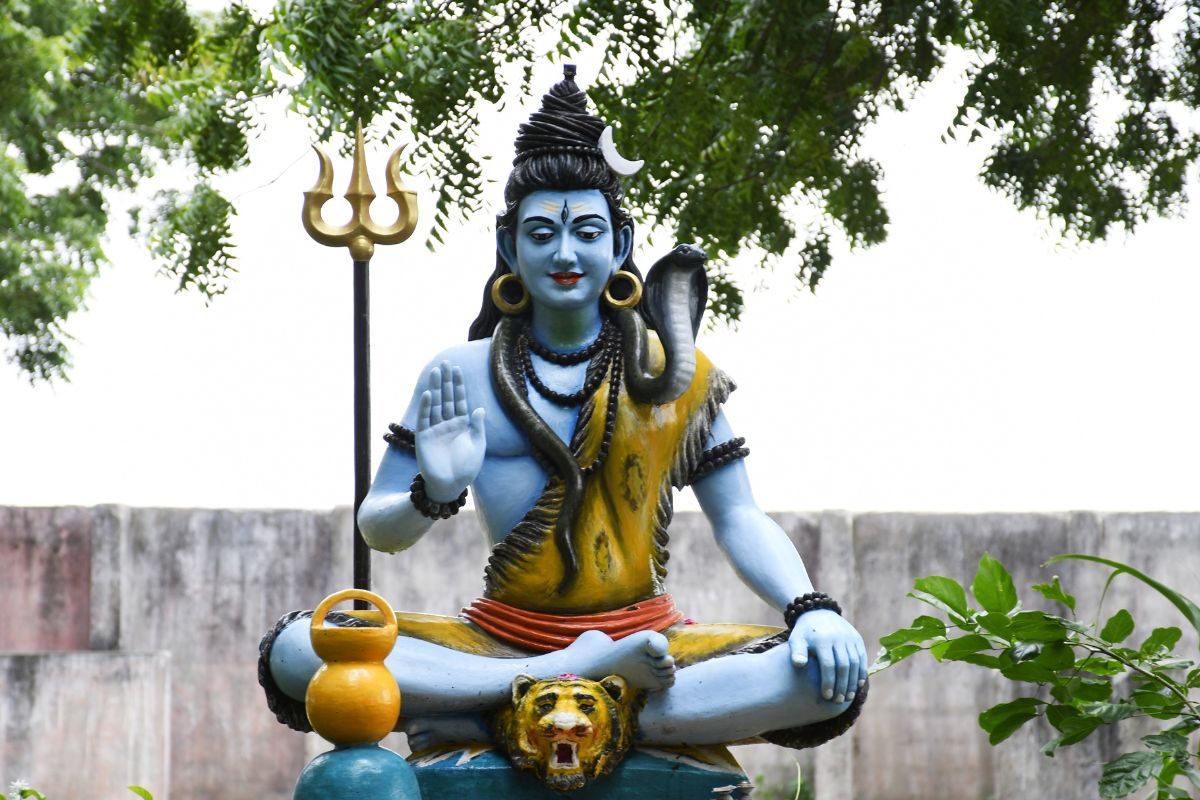 प्रदोष व्रतामध्ये महादेवाची पूजा