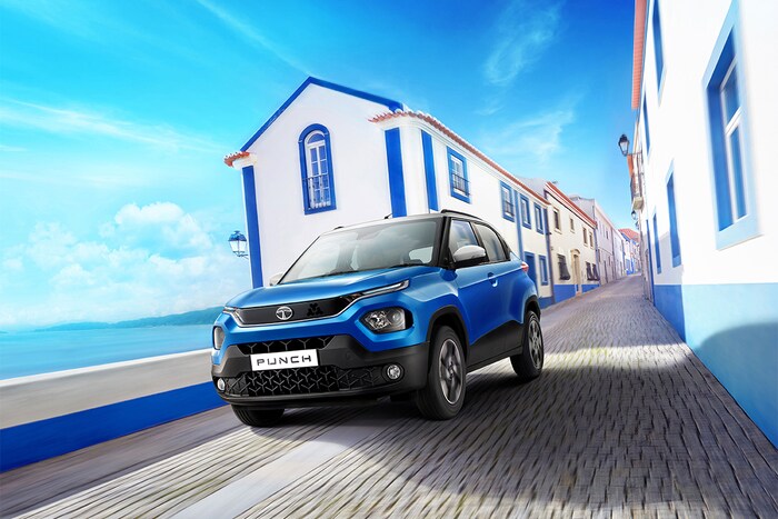 सध्या, पंचचे 1.2-लीटर पेट्रोल इंजिन 85 Bhp कमाल पॉवर आणि 113 Nm पीक टॉर्क बनवते. हे इंजिन 5-स्पीड मॅन्युअल किंवा 5-स्पीड AMT गिअरबॉक्सशी जोडलेले आहे. पंचमध्ये इको आणि सिटी हे दोन ड्राइव्ह मोड्स देखील मिळतात.