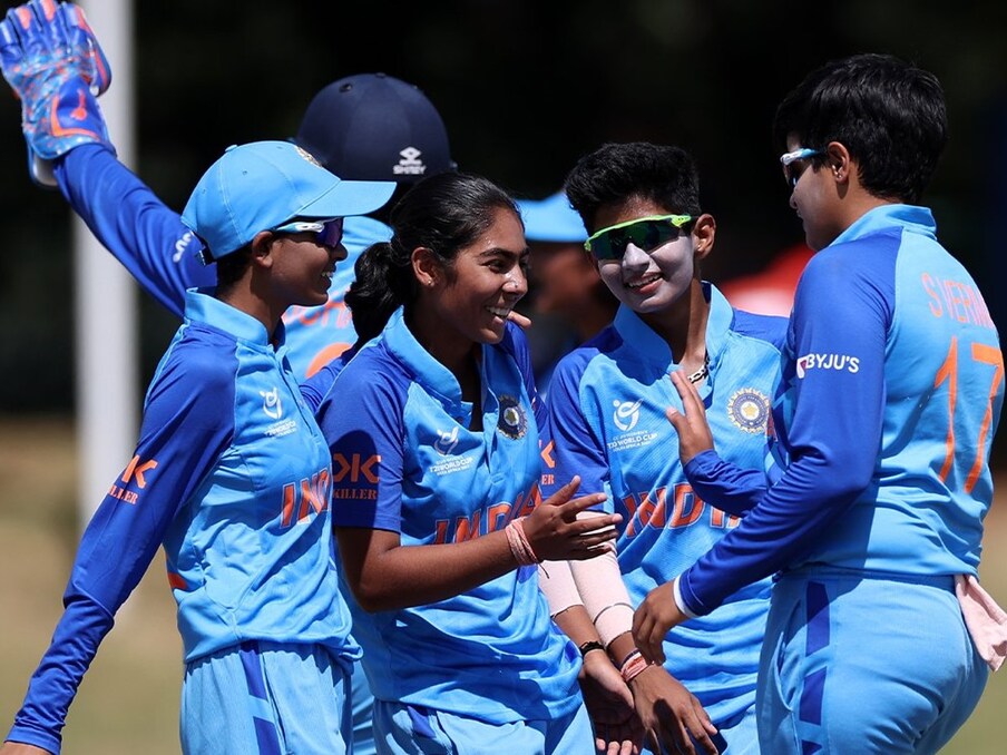 भारतीय महिला अंडर-19 संघाने ICC T20 विश्वचषक जिंकून इतिहास रचला आहे. शेफाली वर्माच्या नेतृत्वाखाली खेळणाऱ्या संघाने अंतिम फेरीत इंग्लंडचा 7 गडी राखून पराभव केला. ICC twitter page
