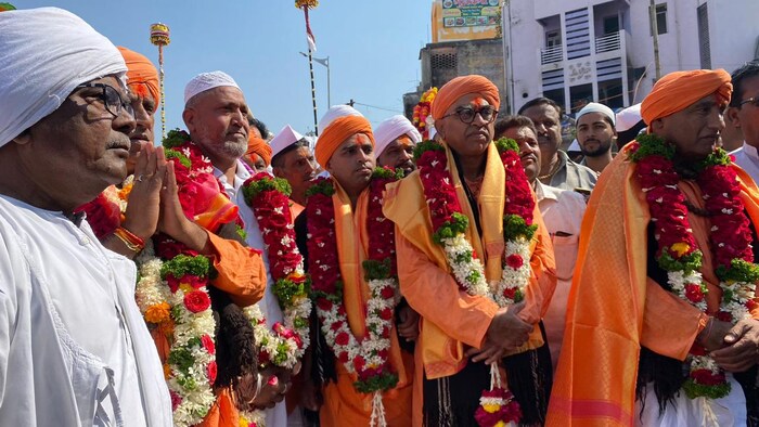  गड्डा यात्रा असंही या यात्रेचं नाव आहे. या यात्रेमध्ये  सर्व धर्माचे आणि सर्व भाषािक नागरिक मोठ्या उत्साहानं सहभागी होतात.