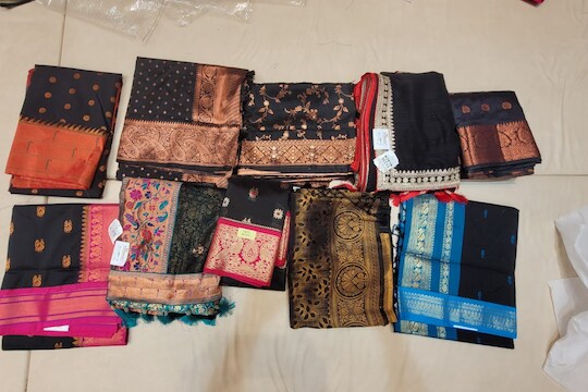 मकर संक्रांतीला काळी साडी खरेदी करायची आहे?