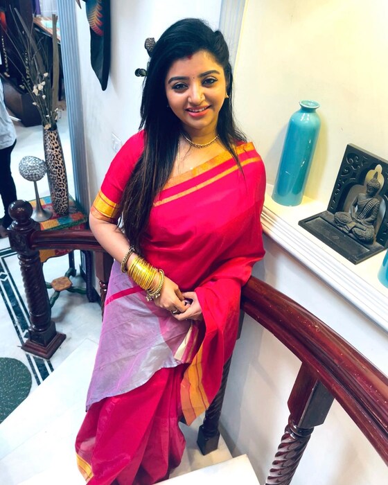 महालक्ष्मी आणि रवींद्र यांची भेट 'विद्युम वरई कथिरू' चित्रपटादरम्यान झाली होती. याच्या सेटवर दोघांमधील जवळीक वाढली होती. त्याच्याशी लग्न केल्याबद्दल अभिनेत्रीने स्वतःला भाग्यवान म्हटले होते.