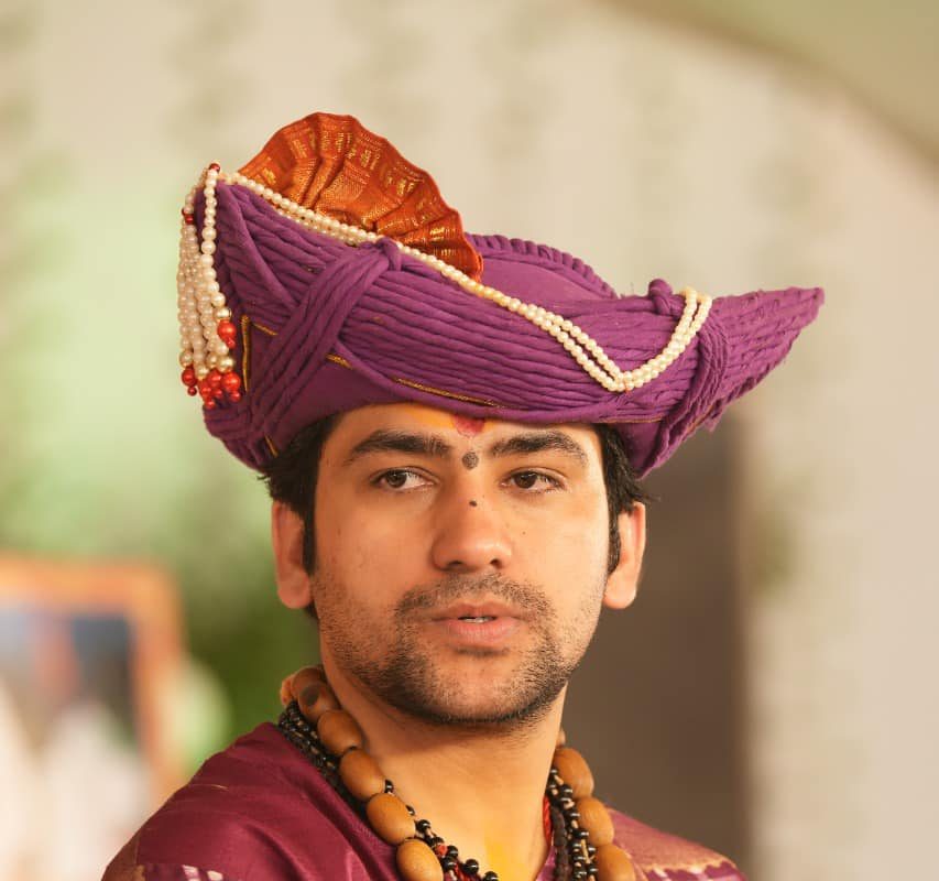 दहा वर्षांचा असताना मी शपथ घेतलेली की..., टीव्हीचा किस्सा सांगताना धीरेंद्र शास्त्रींचे रडले