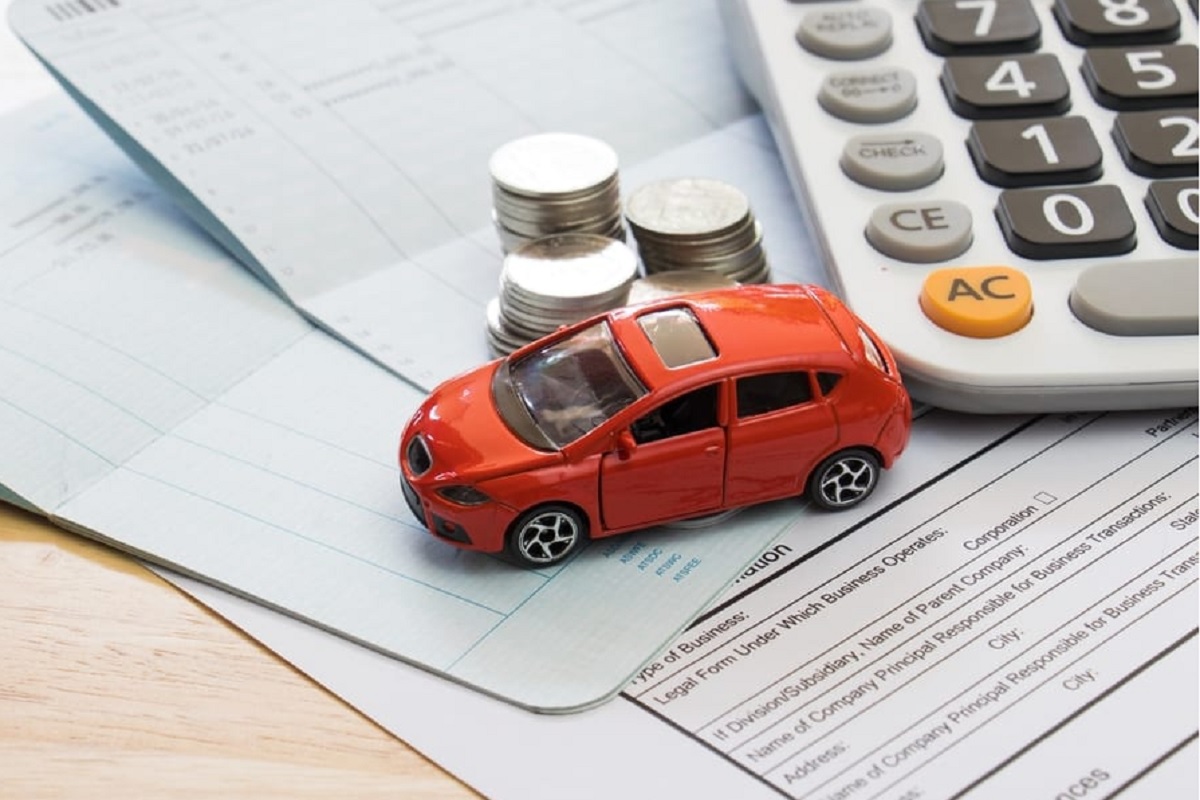 गाडीचा इंश्युरन्स काढण्याआधी या गोष्टींकडे दुर्लक्ष करू नका, नाहीतर...