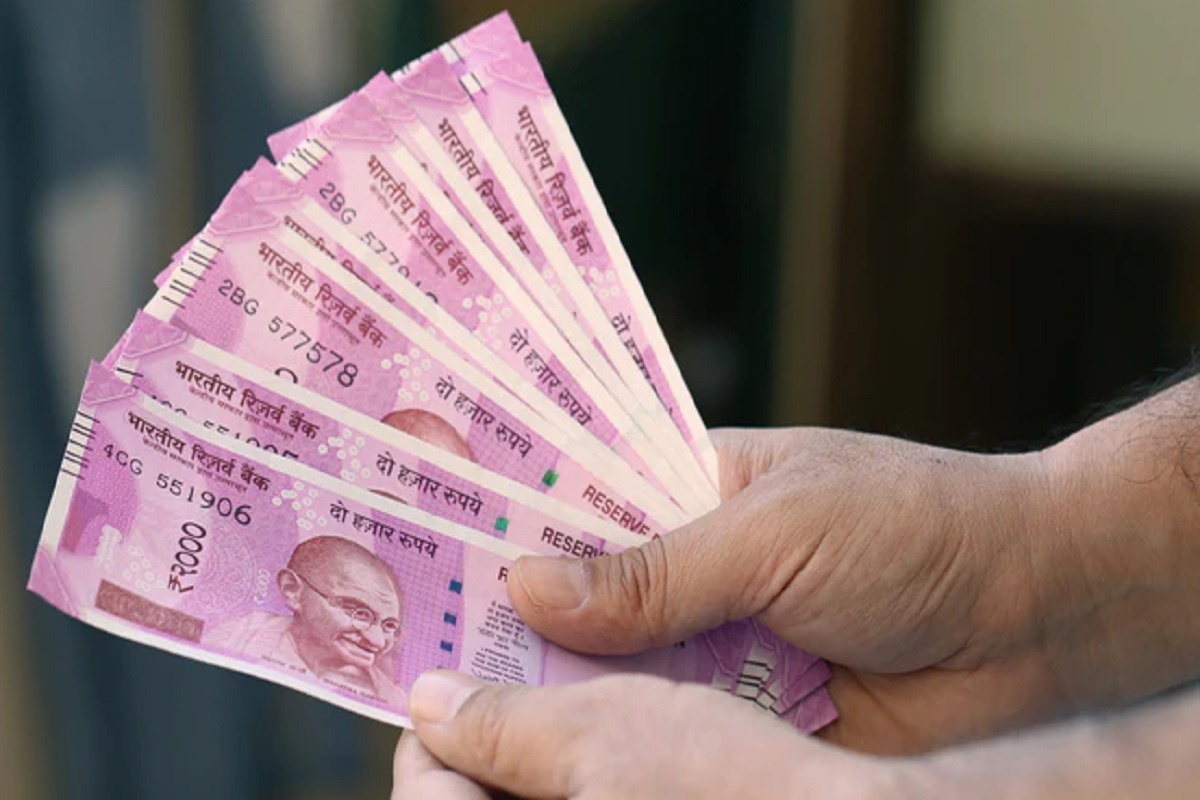 घरात किती कॅश ठेवणे योग्य? काय आहे लिमिट? जाणून घ्या Income Tax विभागाचे नियम