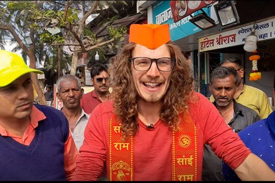 Video : अभिमानास्पद! फ्रान्सचा अलेक्झांडर भारतात आला अन् शिवरायांसमोर नतमस्तक झाला