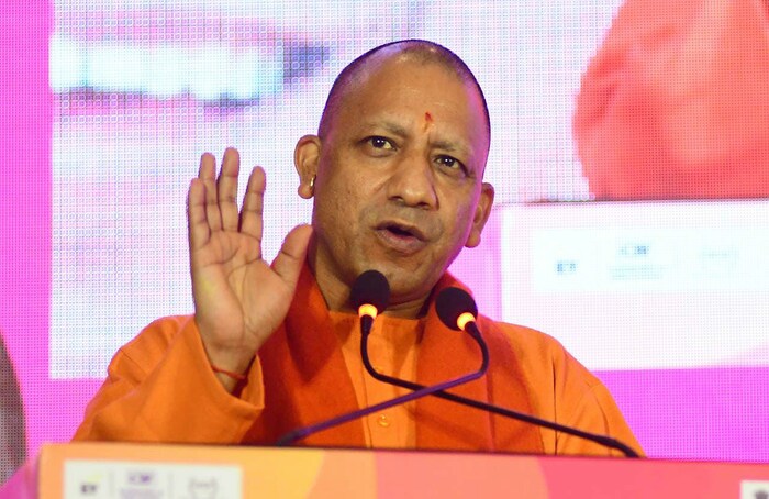 . उत्तर प्रदेशात चित्रनगरी (फिल्मसिटी) उभारण्यात येत असून त्यादृष्टीने बॉलीवूडमधील ज्येष्ठ निर्माते, दिग्दर्शक, कलावंत आदींशीही चर्चा केली.