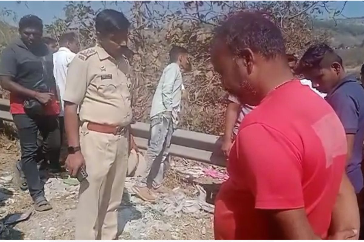 बहिणीची हत्या केली अन् रक्तानं माखलेला कोयता घेऊन गावभर फिरला; कोल्हापुरात खळबळ