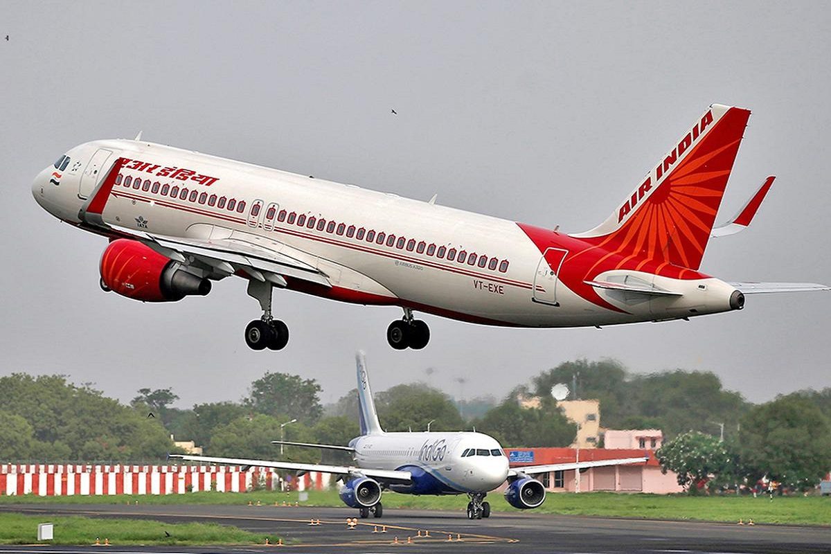 एअर इंडियाच्या विमानात WWF चा थरार, क्रू मेंबरलाही बेदम मारहाण