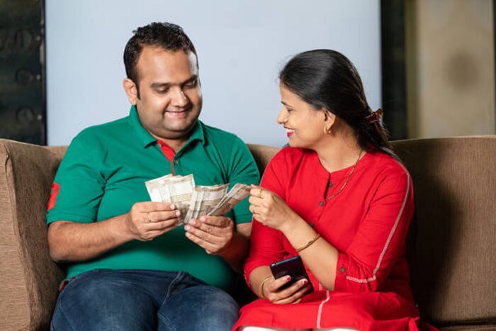पोर्टफोलिओ चेक करा: तुमचे आर्थिक उद्दिष्ट साध्य करण्यासाठी तुम्हाला फक्त गुंतवणूक करण्यापेक्षा बरेच काही करावे लागेल. कोणत्याही गुंतवणुकीत बदल करायचा असेल तर पोर्टफोलिओ पाहावा.