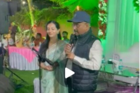 माजी आरोग्यमंत्री आमदार राजेश टोपे यांनी आपल्या पत्नीला वाढदिवसानिमित्त अनोखं गिफ्ट दिलं आहे. याचा व्हिडीओ आता समोर आला आहे.  