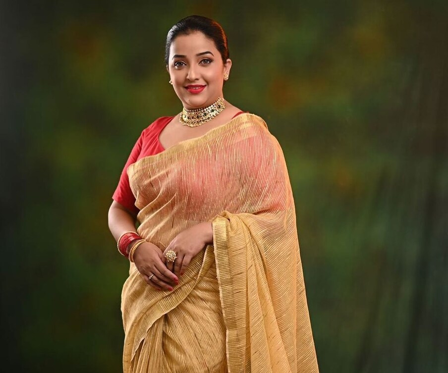 अपूर्वा नेमळेकर बिग बॉस मराठीमुळे प्रचंड चर्चेत आली होती. शो संपल्यानंतरसुद्धा अभिनेत्री अजूनही चर्चेत आहे. 