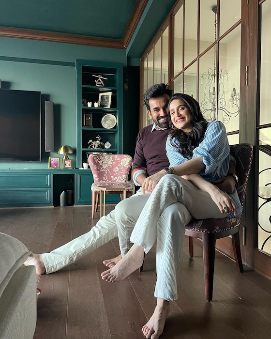 क्रिकेटर जहीर खानने आपल्या कुटुंबासमोर आपल्या आणि सागरीकाच्या लग्नाबद्दल परवानगी मागितली होती.