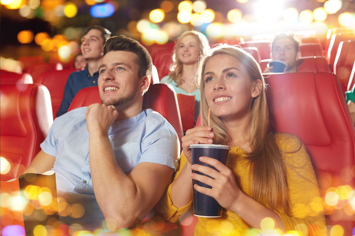 सिनेमा हॉलमध्ये बाहेरचे खाद्यपदार्थ नेऊ शकतो का? सुप्रीम कोर्टाचा महत्त्वाचा निर्णय