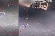 Video : पोलिसांकडून चोरांचा फिल्मीस्टाईल पाठलाग अन् रस्त्यावर नोटांचा पाऊस Video : पोलिसांकडून चोरांचा फिल्मीस्टाईल पाठलाग अन् रस्त्यावर नोटांचा पाऊस