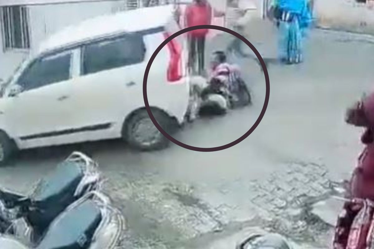 दिल्लीसारखी आणखी एक घटना; कारने 15 वर्षीय विद्यार्थ्याला 1 KM फरफटत नेलं, पाहा Shocking Video