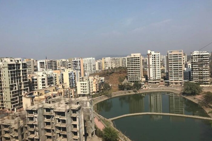 नवी मुंबईतून आणखी एक धक्कादायक घटना समोर आली आहे. 