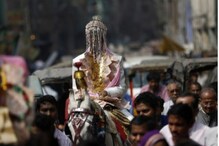 धक्कादायक! लग्नाच्या वरातीत नाचतानाच गेला जीव; 32 वर्षीय तरुणासोबत भयानक घडलं धक्कादायक! लग्नाच्या वरातीत नाचतानाच गेला जीव; 32 वर्षीय तरुणासोबत भयानक घडलं