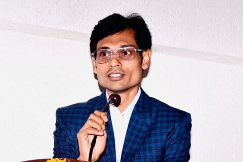 दिलखुश कुमार 