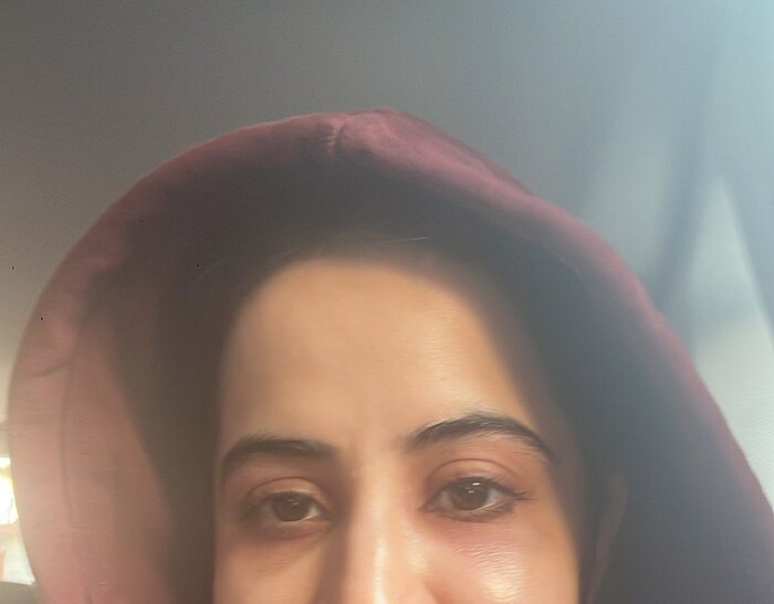 नुकताच उर्फीनं तिच्या नो मेकअप लूकमधील सेल्फी सोशल मीडियावर शेअर केला. या फोटोला उर्फीनं दिलेल्या कॅप्शननं अनेकांचे लक्ष वेधले. 