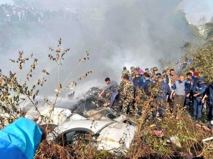 काठमांडूहून पोखराला उड्डाण करणारं यति एअरलाइन्सचं एटीआर 72 विमान रविवारी सकाळी कास्की जिल्ह्यातील पोखरा येथे कोसळलं. विमानात एकूण 68 प्रवासी आणि चार क्रू मेंबर्स होते.