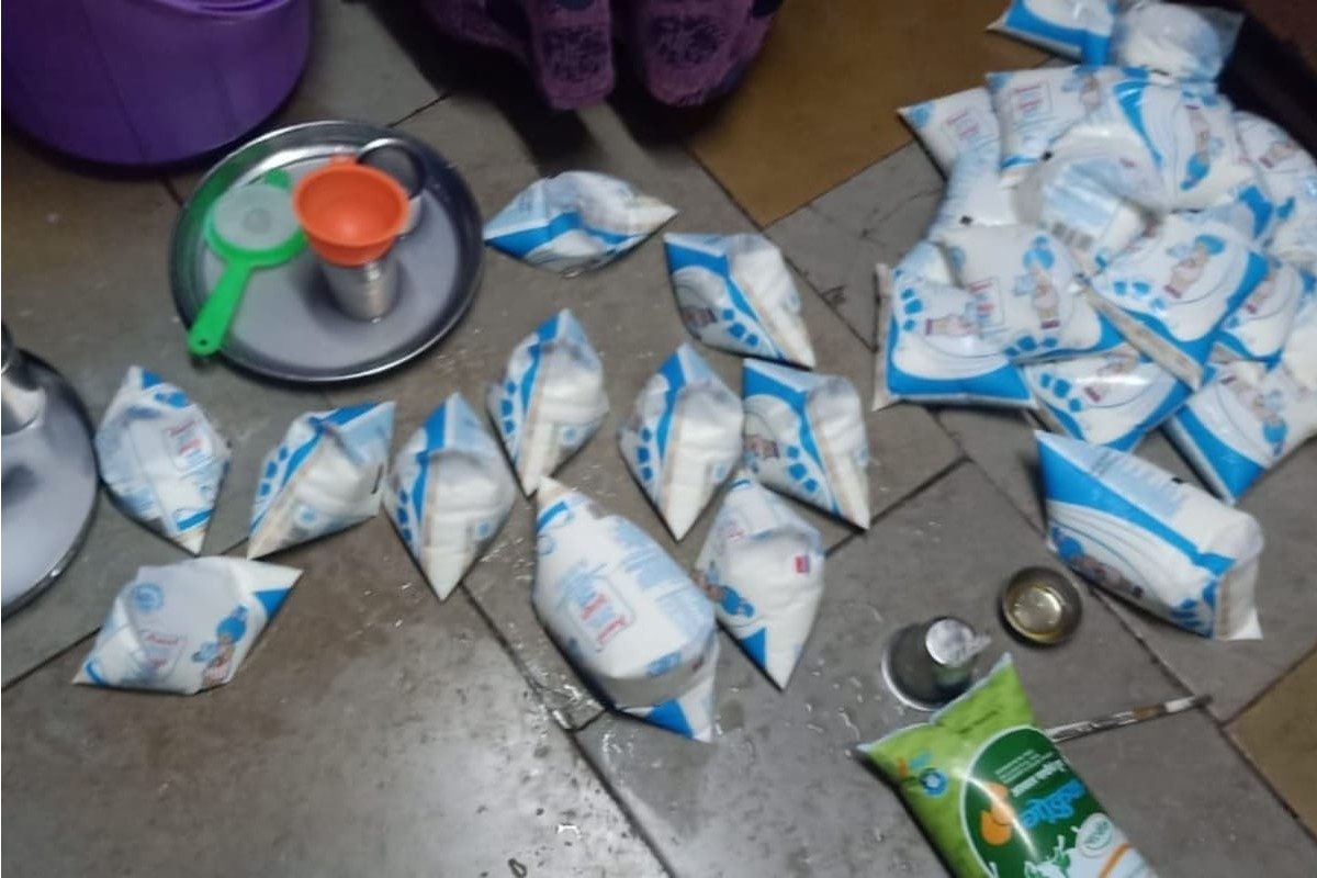 Gokul Amul Adulterated Milk : मुंबईकरांनो, पिशवीतलं दूध घेताय तर सावधान, तब्बल 1064 लिटर भेसळयुक्त दूध आढळलं