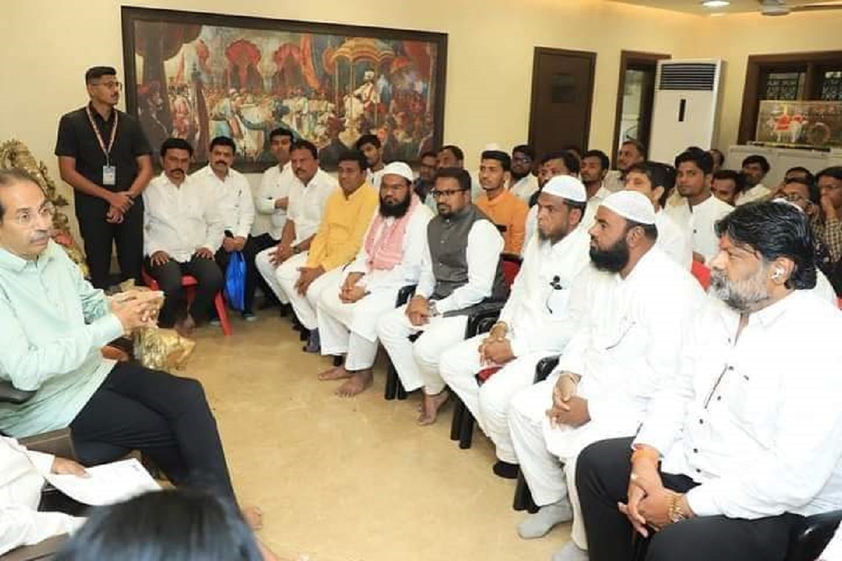 बीडमध्ये एमआयएमसह विनायक मेटेंच्या शिवसंग्रामला मोठं खिंडार पडलं आहे