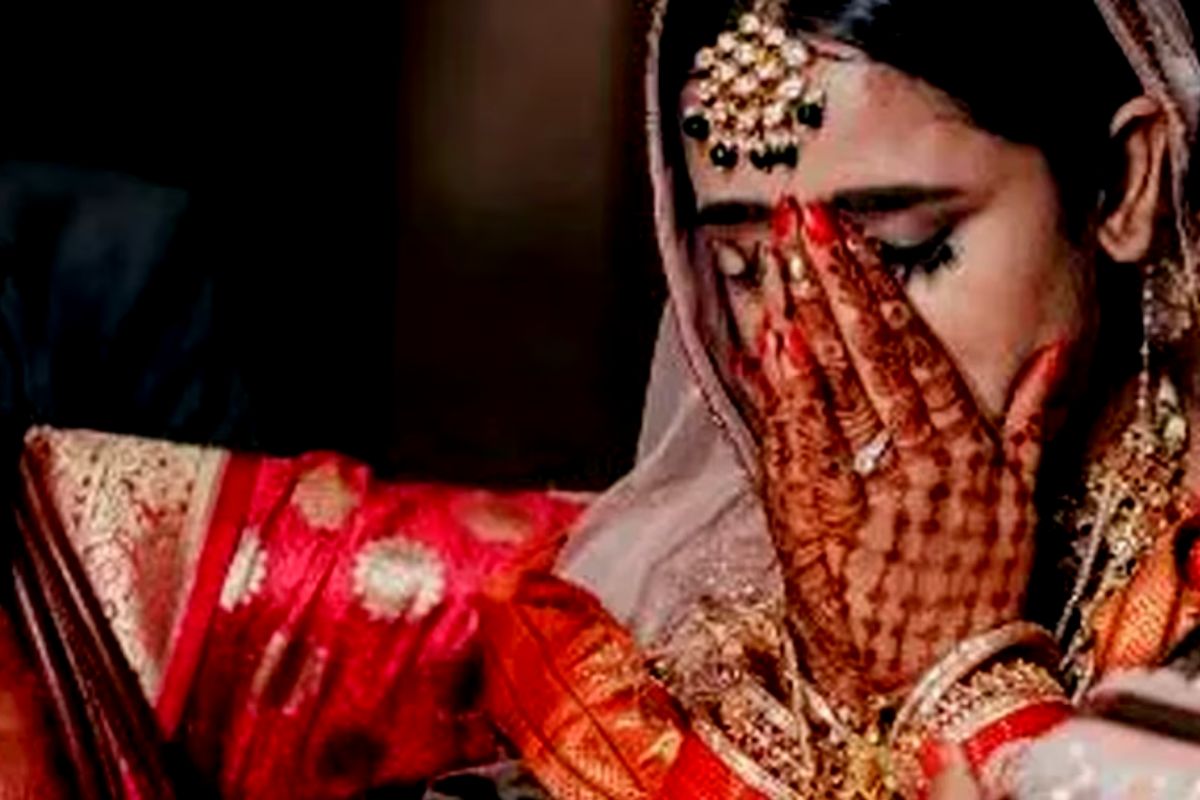 (पोलीस हवालदाराने नवरीवर गोळी झाडली) प्रतिकात्मक फोटो