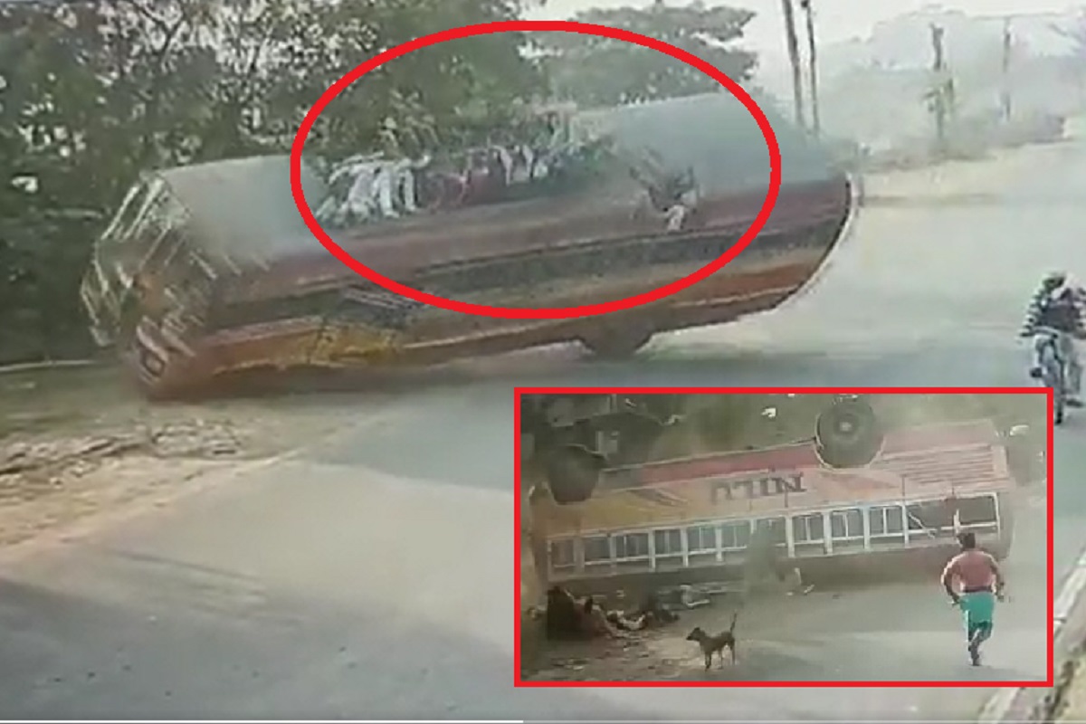 बसचा भयंकर अपघात, दुर्घटनेवेळी छतावर बसले होते प्रवासी; VIDEO VIRAL