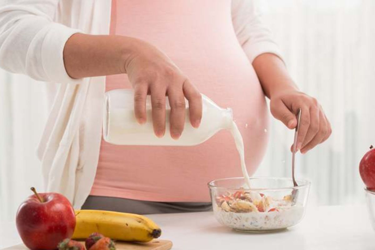 Calcium In Pregnancy : प्रेग्नन्सीमध्ये कॅल्शियम आवश्यक! पण दिवसभरात किती प्रमाणात घेणे सुरक्षित?