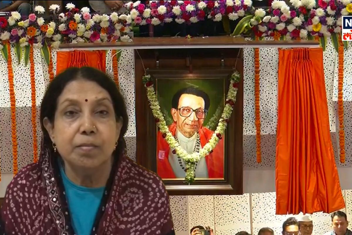 'बाळासाहेबांनी दाखवलेल्या विश्वासाचा अपमान करू नका', तैलचित्रकार चंद्रकला कदम नाराज, Video