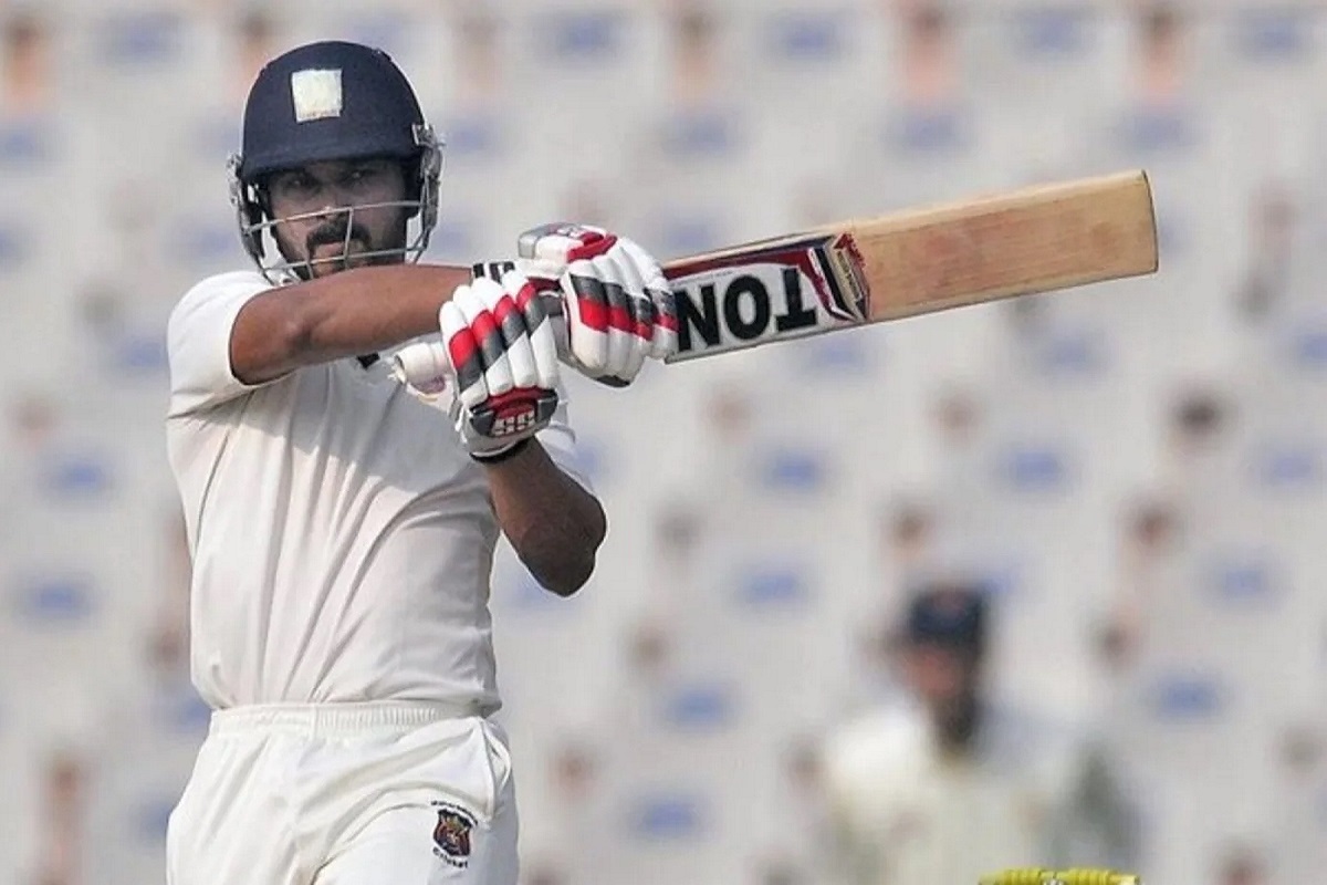 विराट, रोहितने नाही दिली संधी; धोनीच्या फेवरेट प्लेअरने केली कमाल