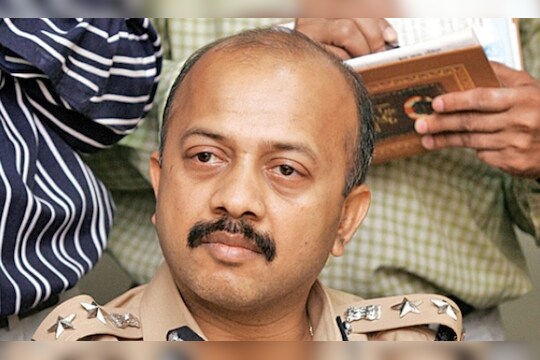 Deven Bharti Mumbai Police : फडणवीसांच्या निकटवर्ती यांना मुंबईत मोठी संधी? केली special पदाची निर्मिती