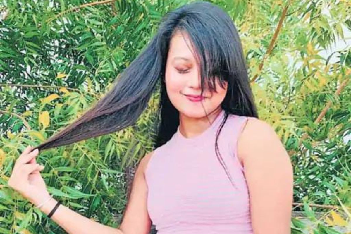 आत्महत्या केलेली तरुणी युक्ती सुशिल बुजाडे