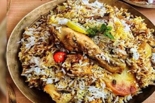 हाडांची पावडर, मांसाची बिर्याणी, गर्लफ्रेंडने रुममध्ये असं केलं की, तुम्ही कल्पनाही करू शकत नाही!