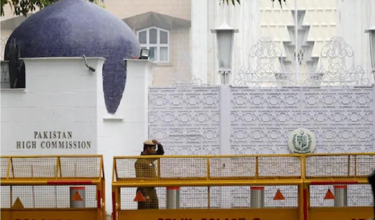 भारतीय महिला शिक्षणतज्ज्ञाशी पाकिस्तानी अधिकाऱ्यांनी केलं लज्जास्पद वर्तन; जाणून घ्या सविस्तर प्रकरण