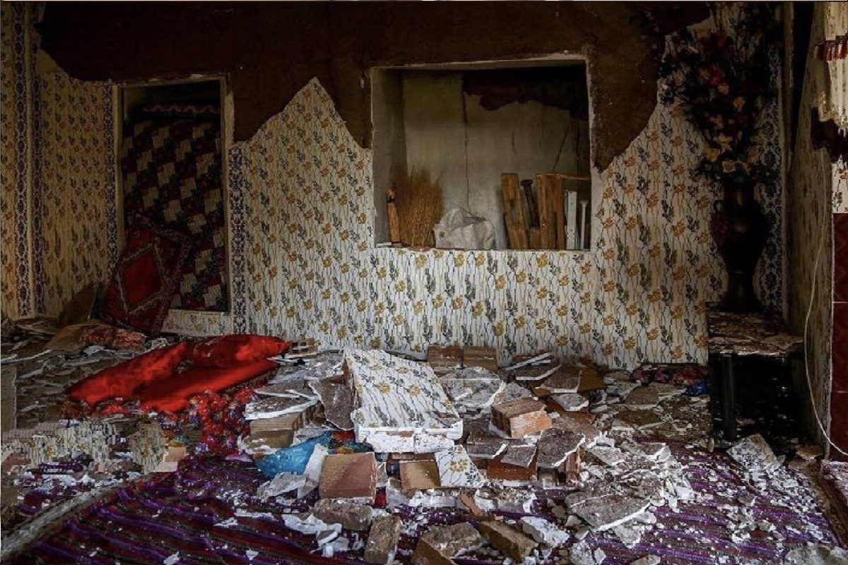 इराण सरकारने सर्व शासकीय, खासगी रुग्णालयांना सतर्क राहण्याचे आदेश दिले आहे.