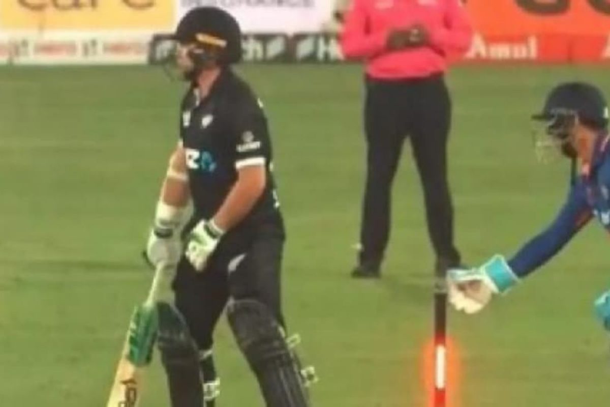 Ishan Kishan : '...हे क्रिकेट नाही', इशान किशनच्या कृत्यावर भडकले गावसकर