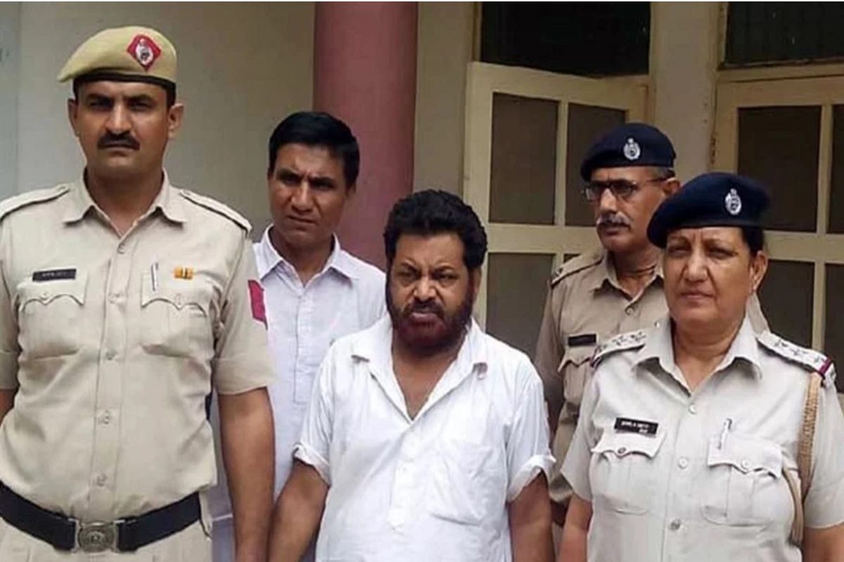 नशेच्या गोळ्या देऊन केला 120 महिलांवर बलात्कार, ब्लॅकमेल करणाऱ्या आरोपी बाबाला कोर्टाने सुनावली कठोर शिक्षा