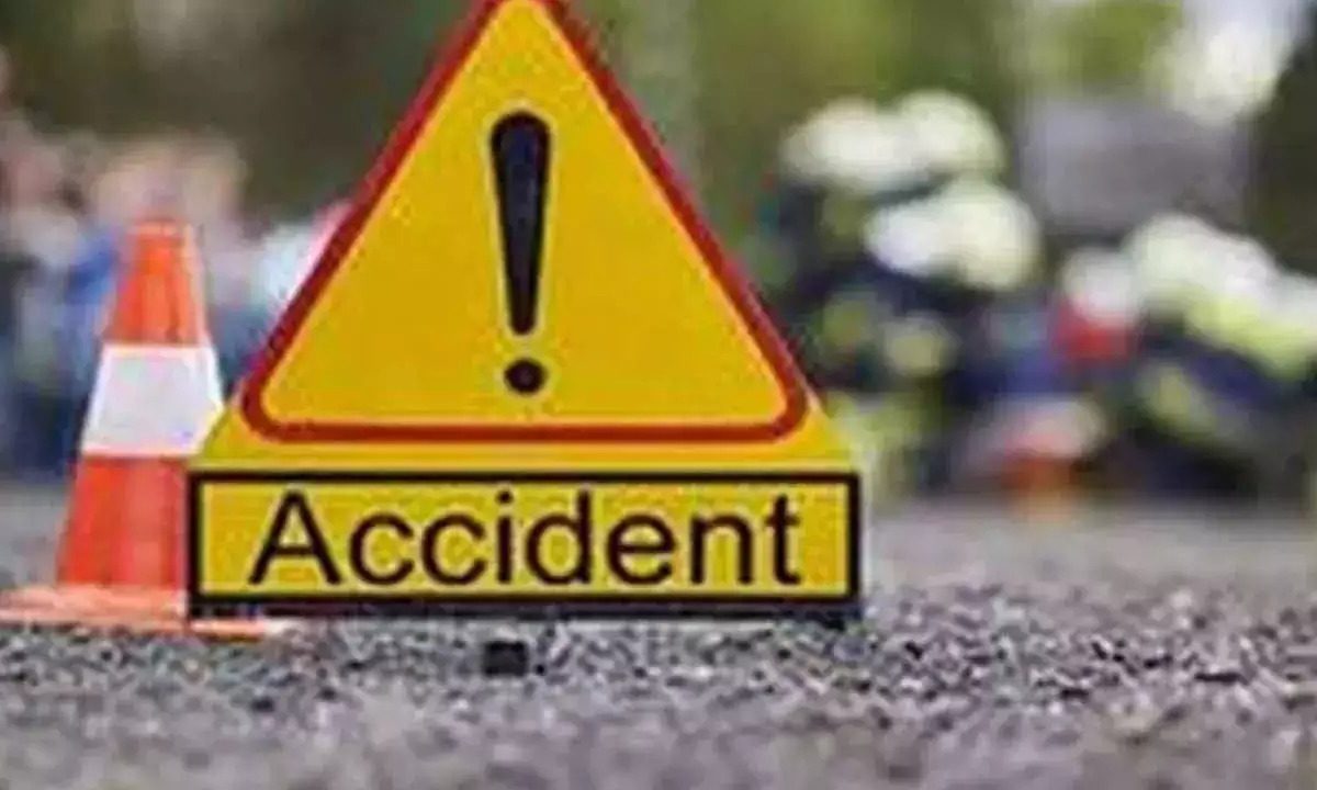 Jalgaon Accident : लहान मुलीची भेट झालीच नाही, वाटेतच बापासोबत वाईट घडलं, मोठ्या लेकीनं डोळ्यानं पाहिलं!