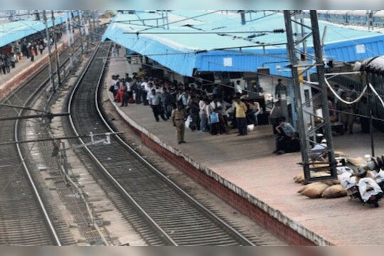 Kanpur Crime News : बर्थडे डेला जाणाऱ्यावरून बिनसलं आणि पती-पत्नीनं थेट उचललं टोकाचं पाऊल