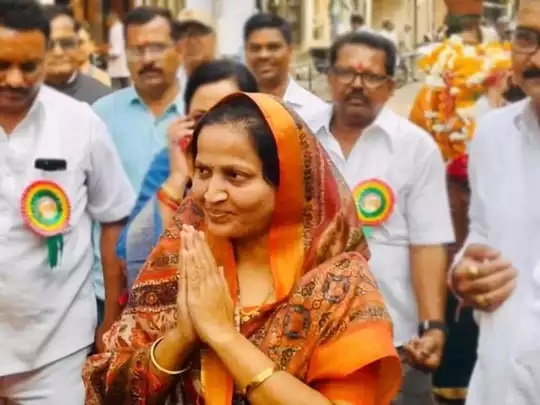 शिंदे गटाच्या आमदार सोनवणेंना दिलासा, अपात्रतेबाबतची याचिका खंडपीठाने फेटाळली