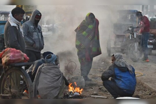 Maharashtra Winter News : विदर्भाचा पारा घसरला; कडाक्याच्या थंडीने दोघांचा मृत्यू तर मुंबई, पुण्यातही गारठा वाढणार