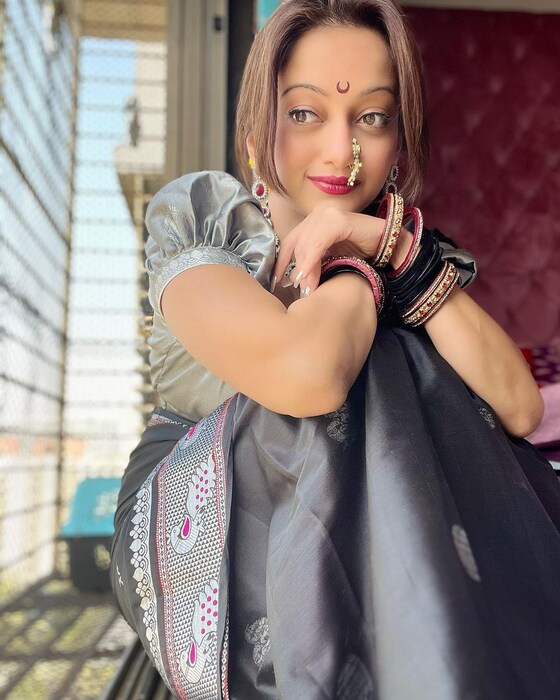  'तूच तुझ्या जीवनाचा शिल्पकार', म्हणत मानसीनं सक्रांतीच्या शुभेच्छा दिल्यात. सोबत सुंदर कविता शेअर केलीये.