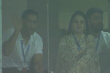 VIDEO:भारताची मॅच बघायला पत्नीसह पोहचला धोनी, चाहत्यांनी केलं असं स्वागत