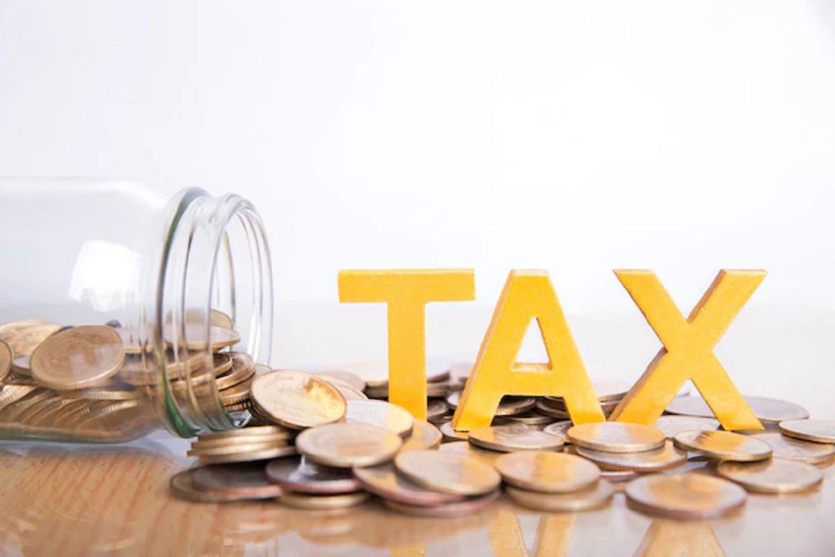 पगार 50 हजार असल्यास जुना Tax slab बेस्ट की नवा? घ्या जाणून