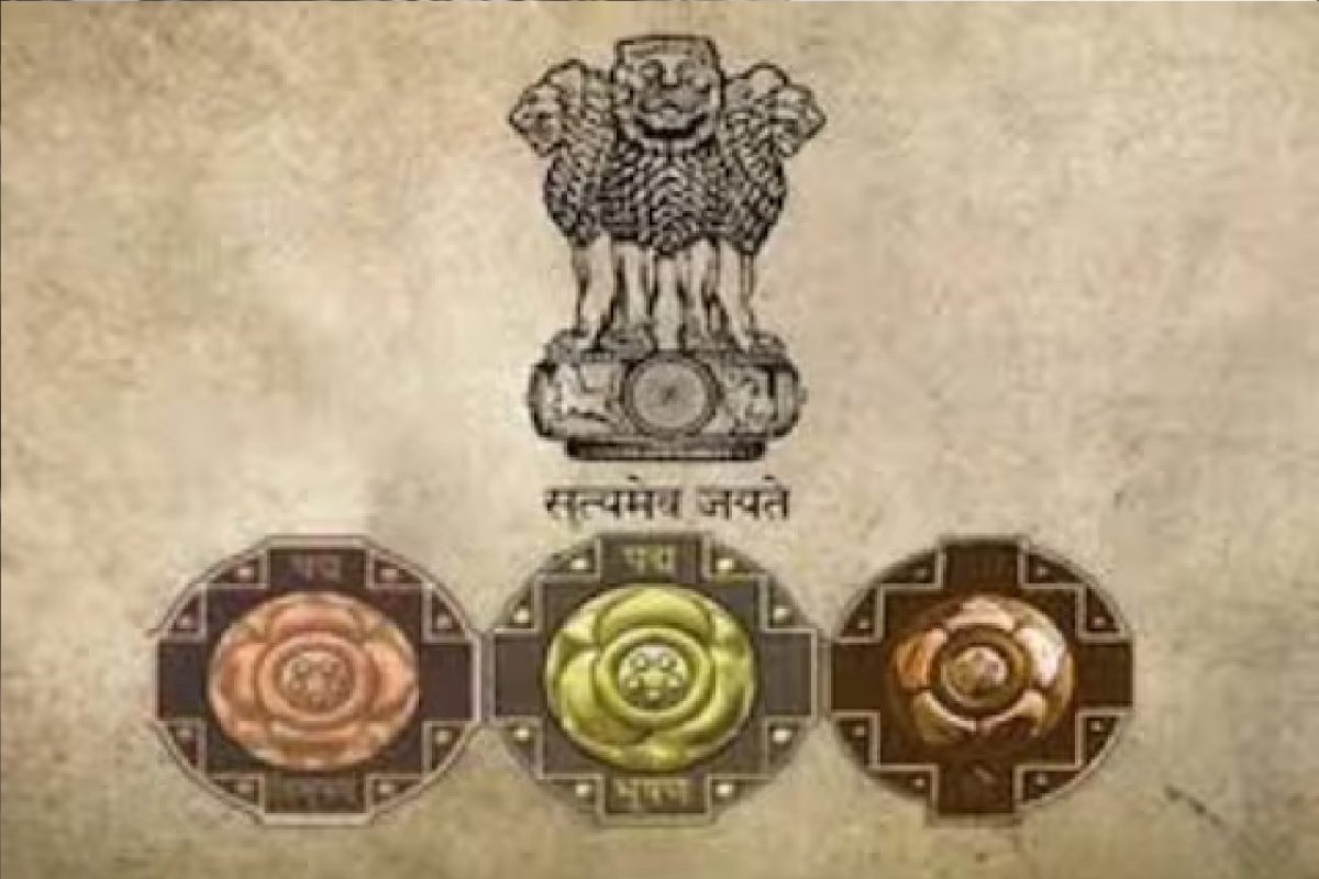 Padma awards : प्रजासत्ताक दिनाच्या पूर्वसंध्येला पद्म पुरस्कार जाहीर; झाकीर हुसेन, रवीना टंडनसह महाराष्ट्रातील 12 दिग्गजांचा गौरव
