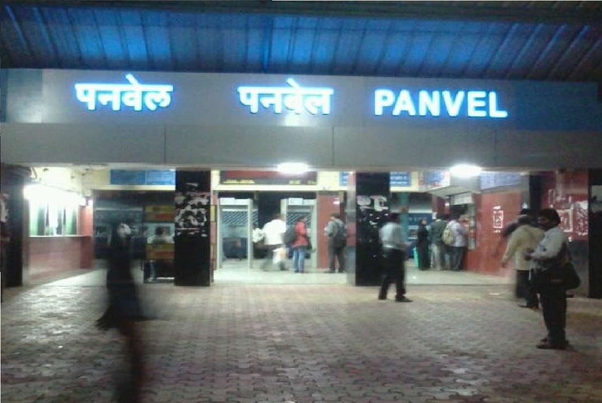 या घटनेनंतर पीडित महिलेनं पनवेल शहर पोलीस ठाण्यात धाव घेत तक्रार दाखल केली.